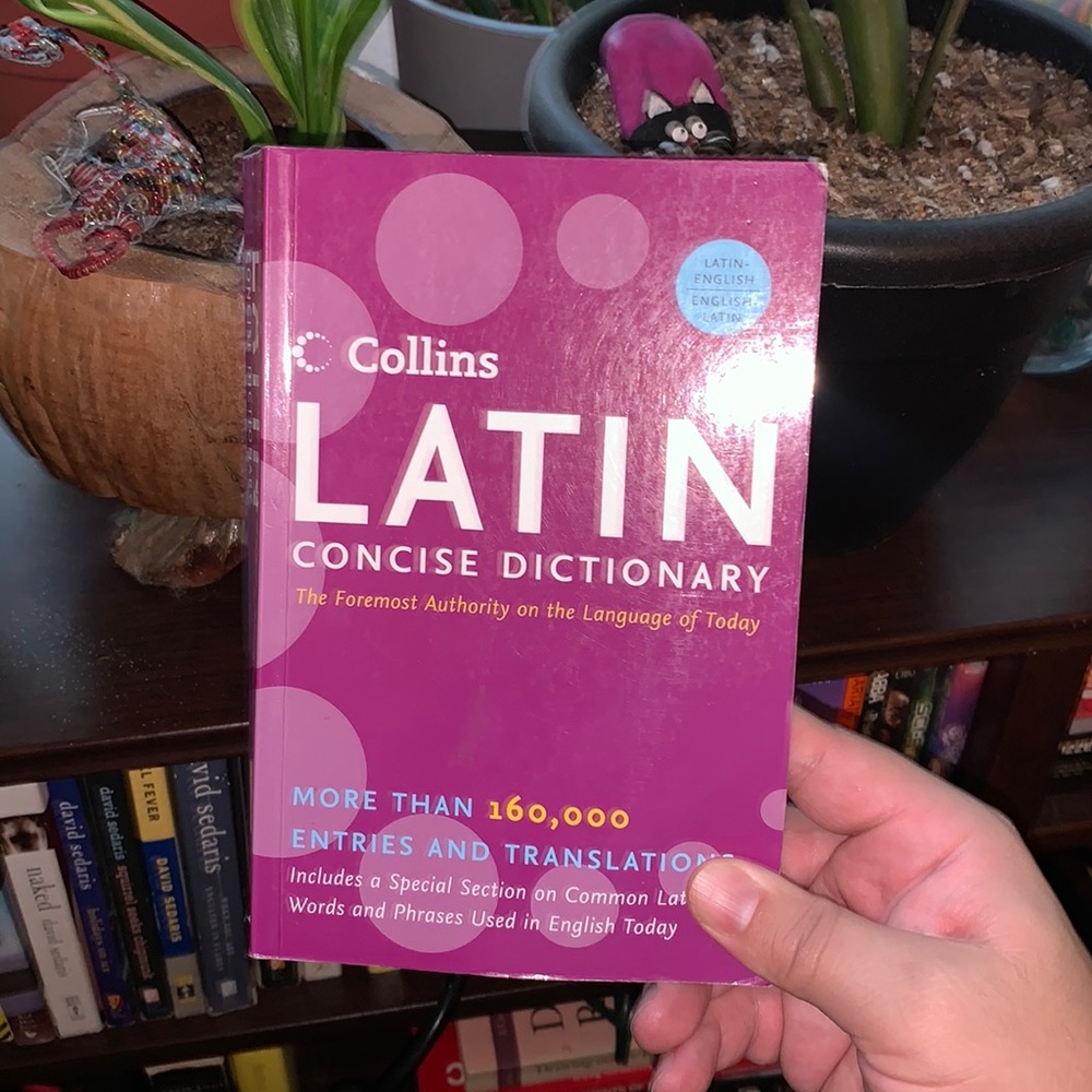 Latin concise dictionary from Collins